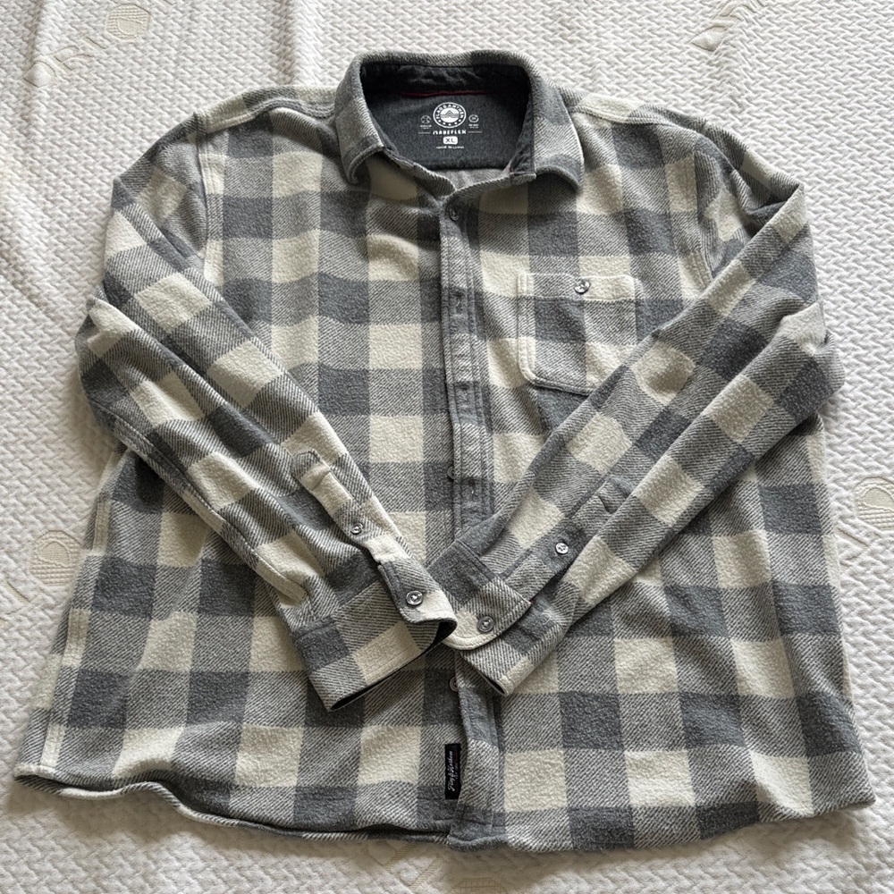 Men's Gray and Cream Plaid Button-Down Shirt - Casual Flannel